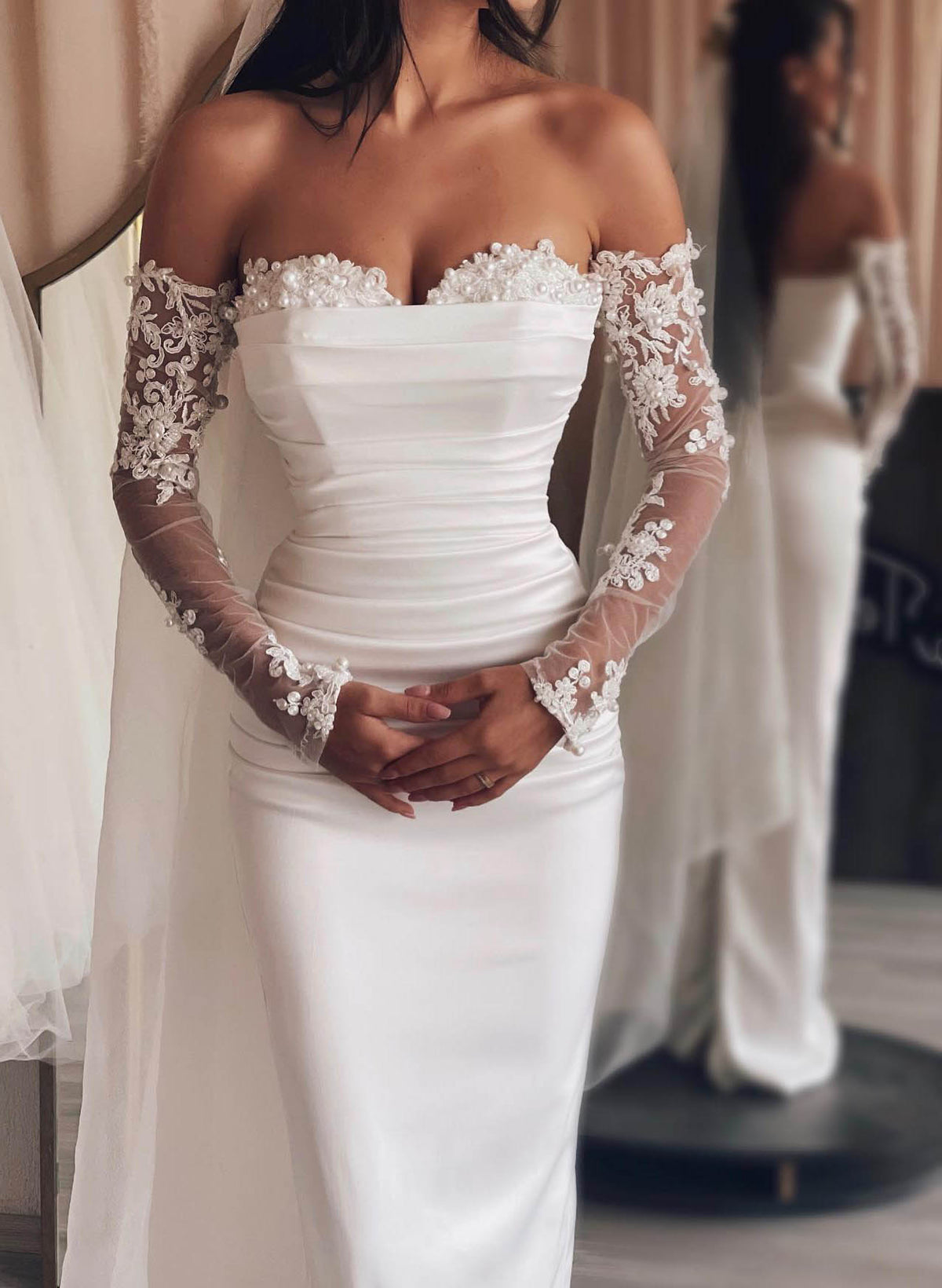 Elegant Sweetheart Detachable Train Lace Sleeves Wedding Dresses