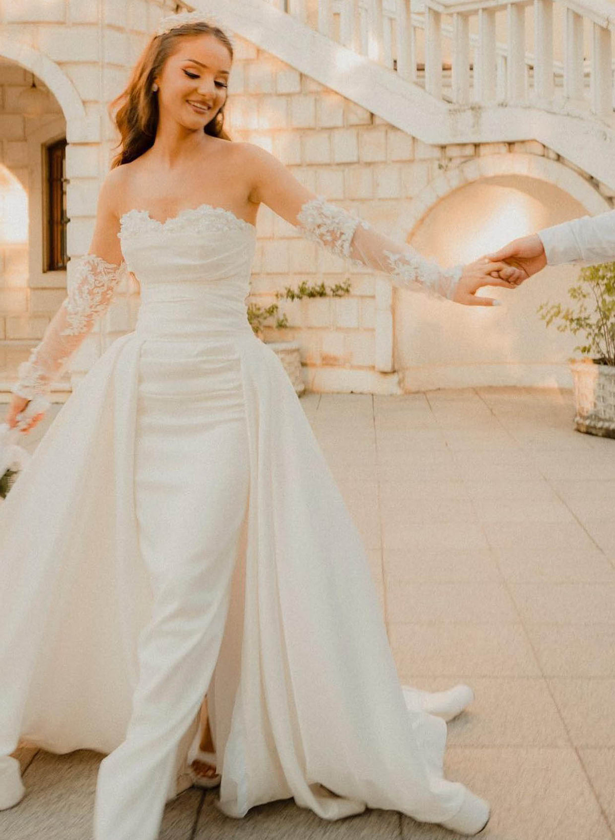 Elegant Sweetheart Detachable Train Lace Sleeves Wedding Dresses