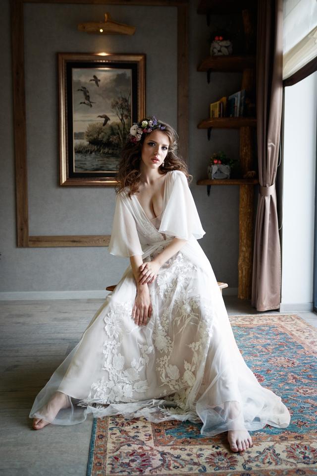 Elegant Wedding Dresses V Neck Half Sleeves Backless Lace Bridal Gown