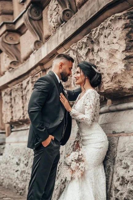 Elegant White Floral Lace Mermaid Spring Wedding Dress Long Sleeves V-Neck Slim Bridal Dresses (ZD16472)