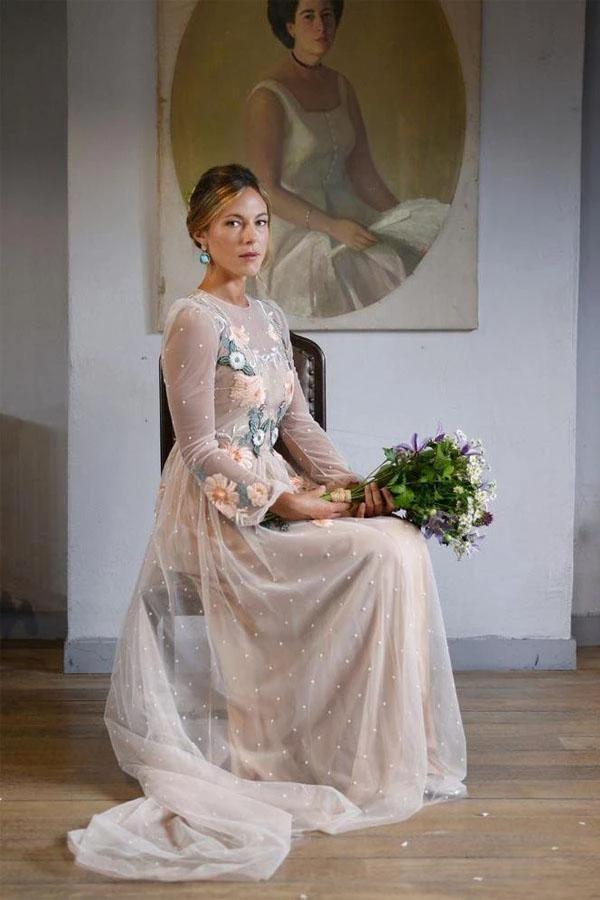 Embroidery A-line Chic Open Back Long Sleeve Sparkly Prom Dress (ZD16301)