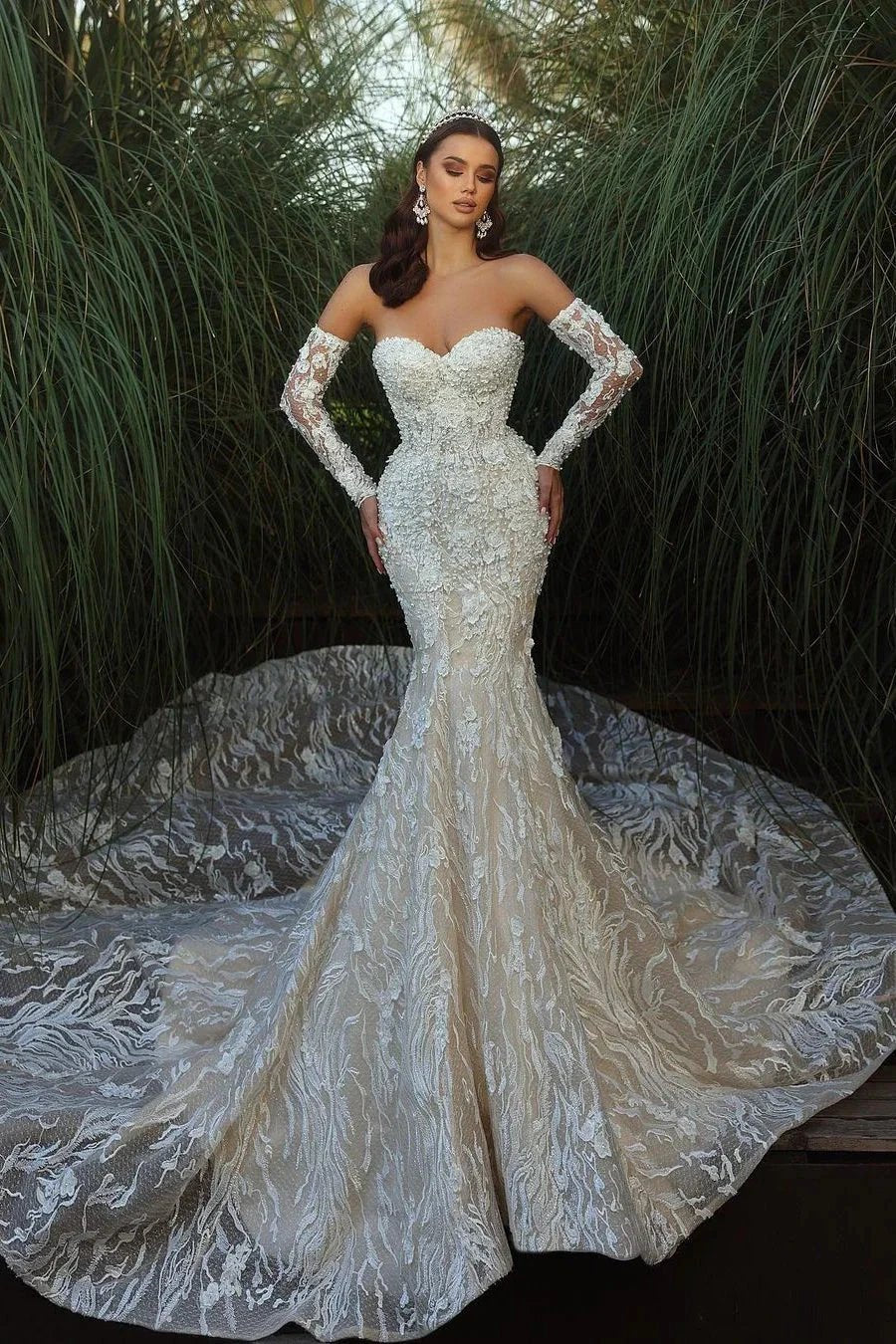 Exquisite Floor Length Sweetheart Sleeveless Mermaid Lace Wedding Dress with Cathedral Train (ZD14773)