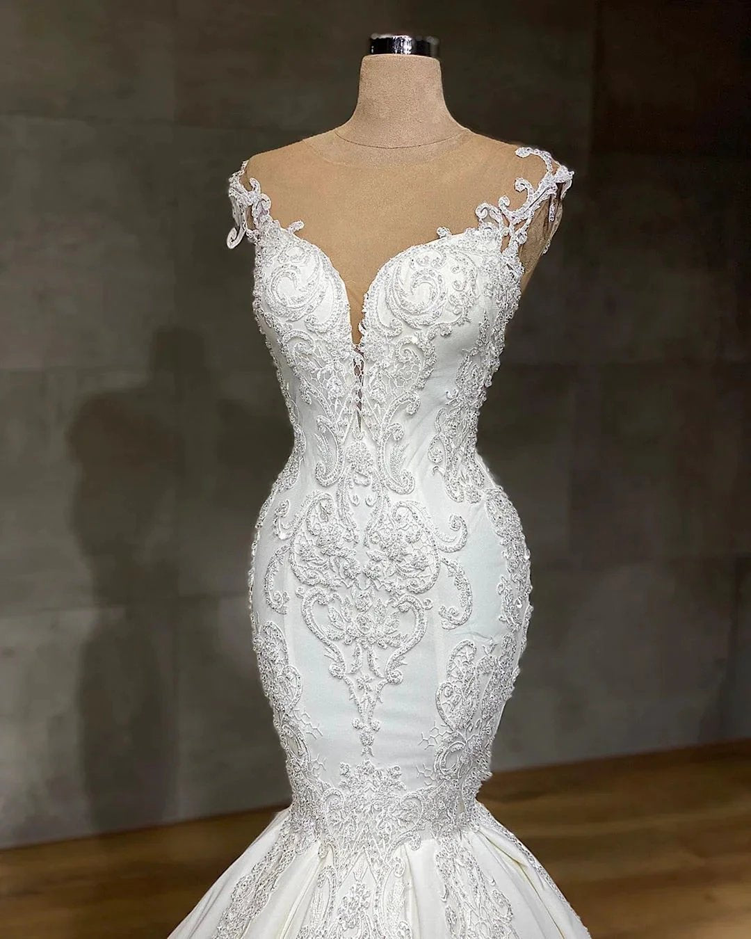Exquisite Long Lace V-neck Sleeveless Mermaid Wedding Dresses (ZD16687)