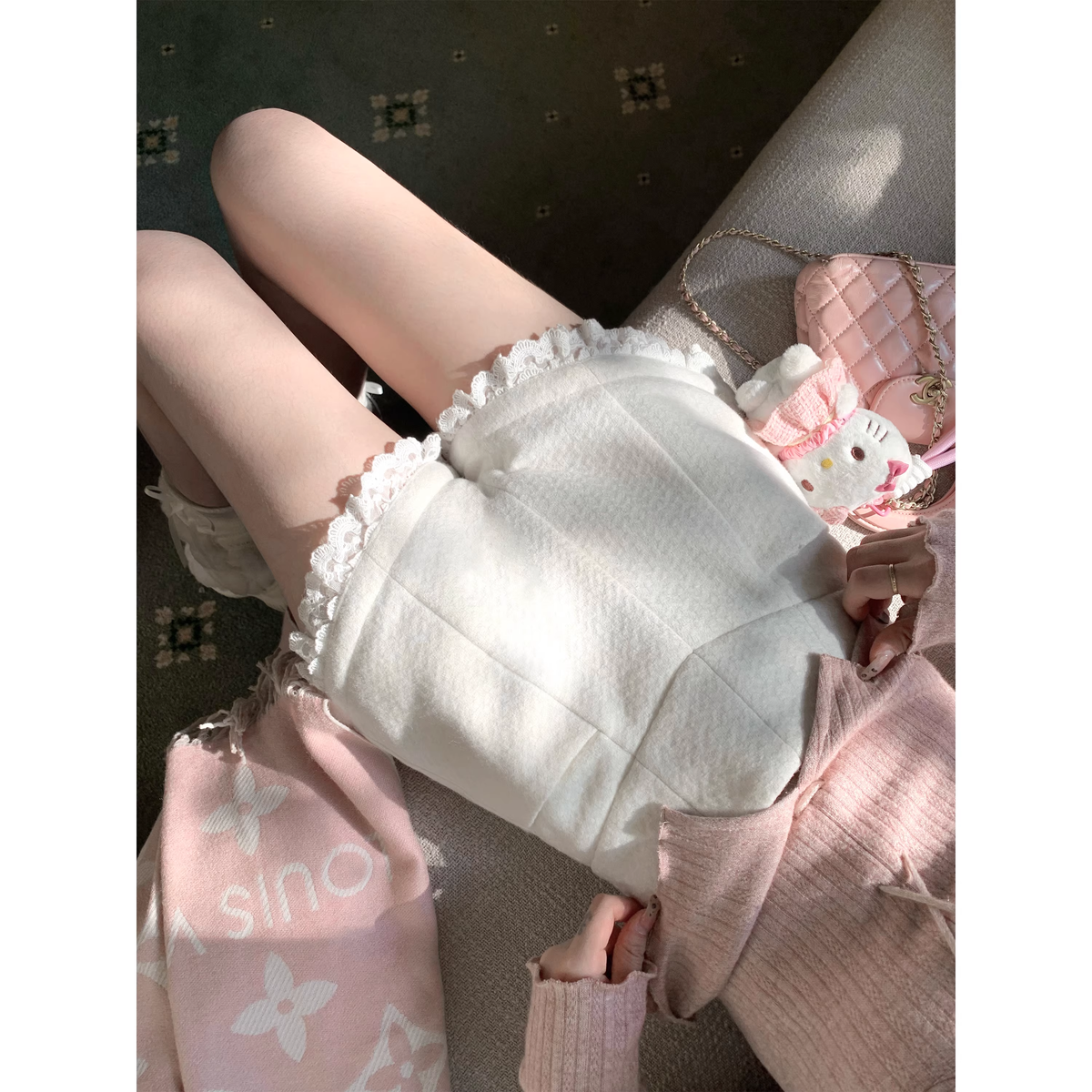 Lace-trimmed high-waisted wide-leg shorts - FashionDia