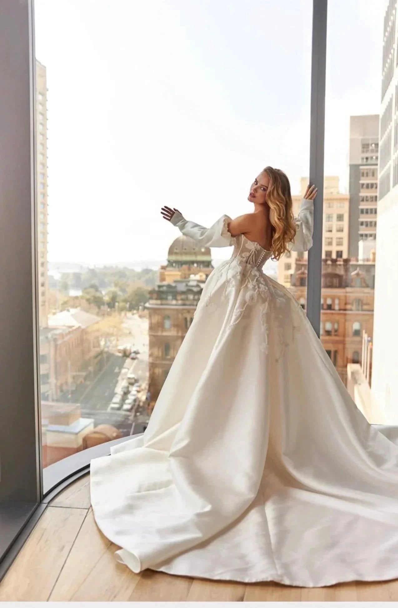 Long Ball Gown Off the Shoulder Sequined Applique Lace Wedding Dresses with Slit (ZD14489)