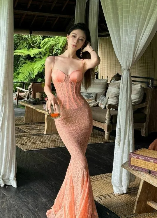 Pretty Spaghetti Straps Lace Mermaid Evening Dress Long Party Prom Dress - FashionDia