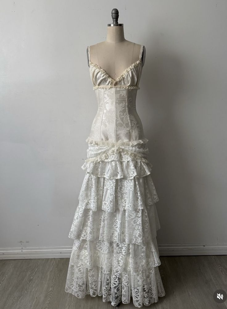 White Lace Wedding Dress Elegant Long Prom Dress - VelvetHem