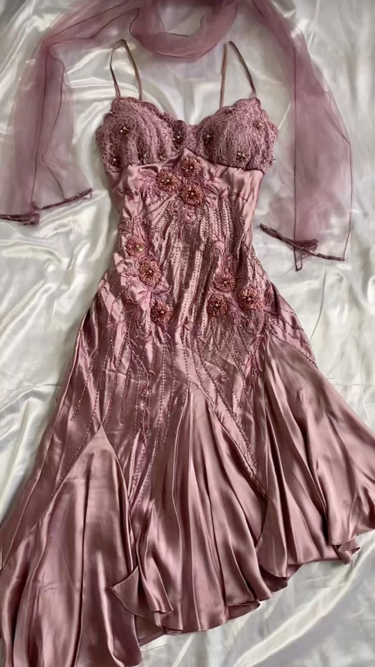 Sexy Satin Vintage Prom Dress Beaded Formal Evening Dress