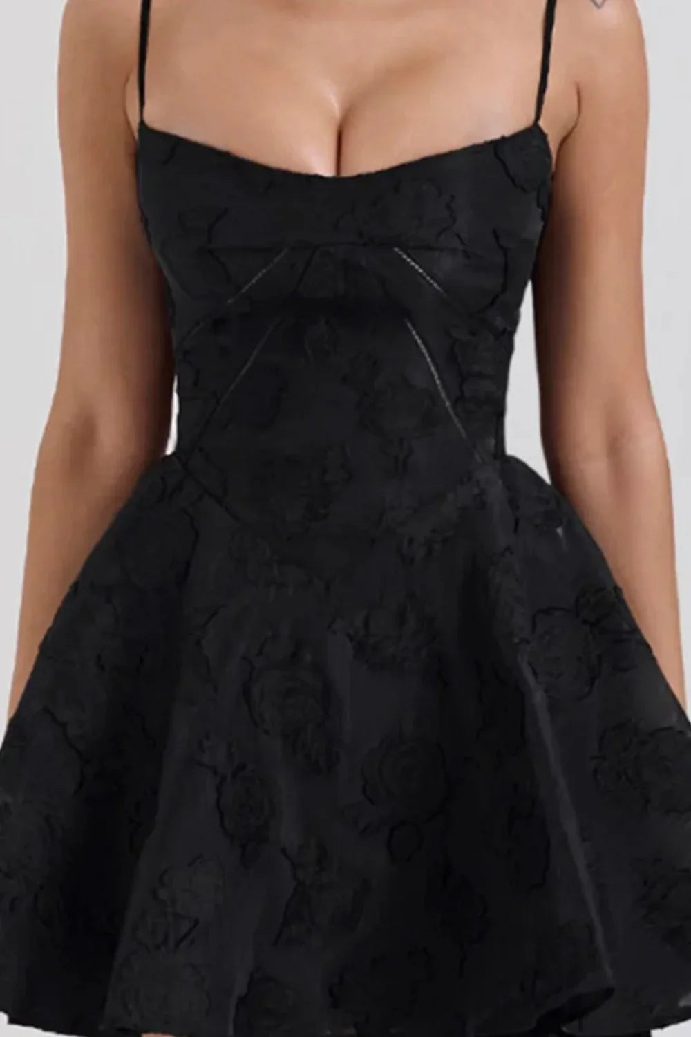 Floral Printed Backless Dress with Relaxed Fit and Streetwear Style