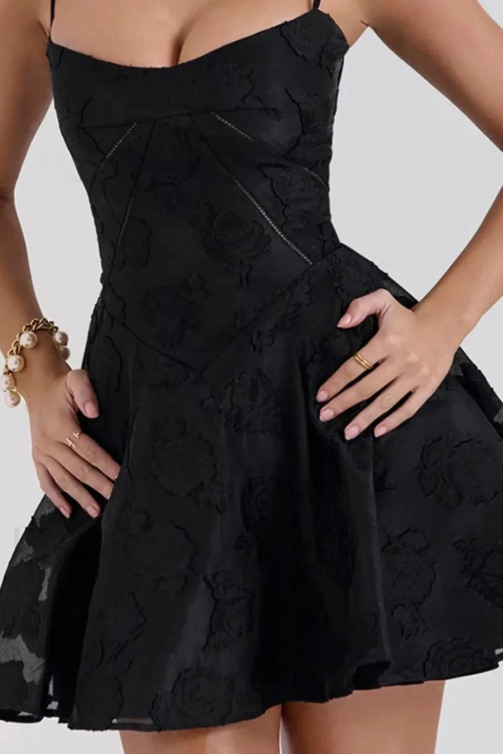 Floral Printed Backless Dress with Relaxed Fit and Streetwear Style