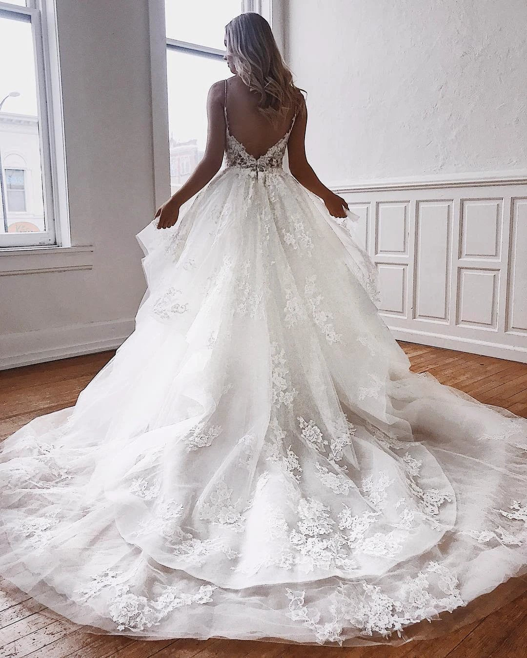 Glamorous Long A-Line Spaghetti-Straps Lace Appliques Wedding Dresses (ZD14339)