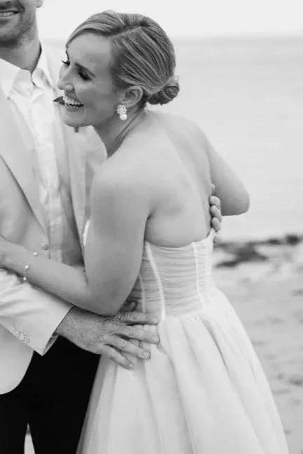 Gorgeous A-Line Tulle Sweetheart Sleeveless White Wedding Dress (ZD16677)