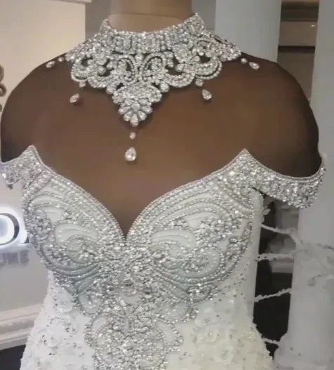 Gorgeous Crystals Mermaid Wedding Dress Off-the-Shoulder Appliques Bridal Wears (ZD13887)