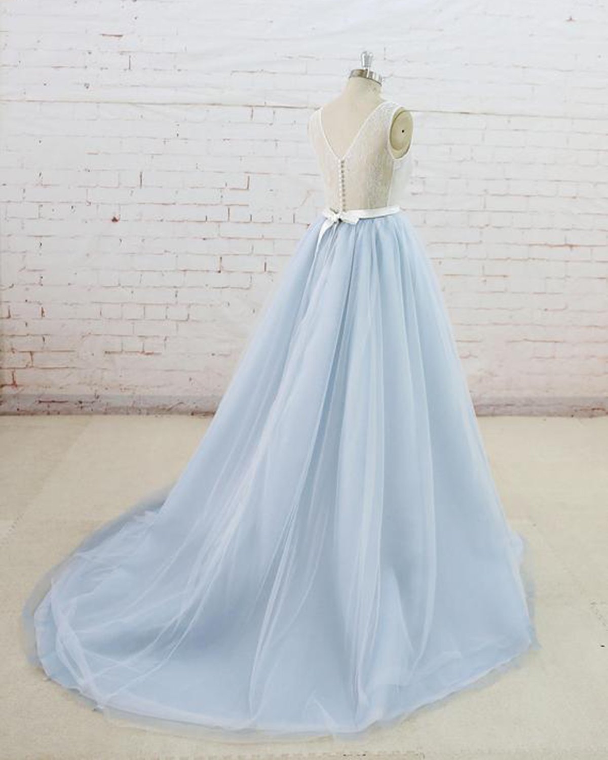 Gorgeous Light Blue Tulle Lace Wedding Dress Sheer Back Summer Bridal Gowns On Sale (ZD17434)