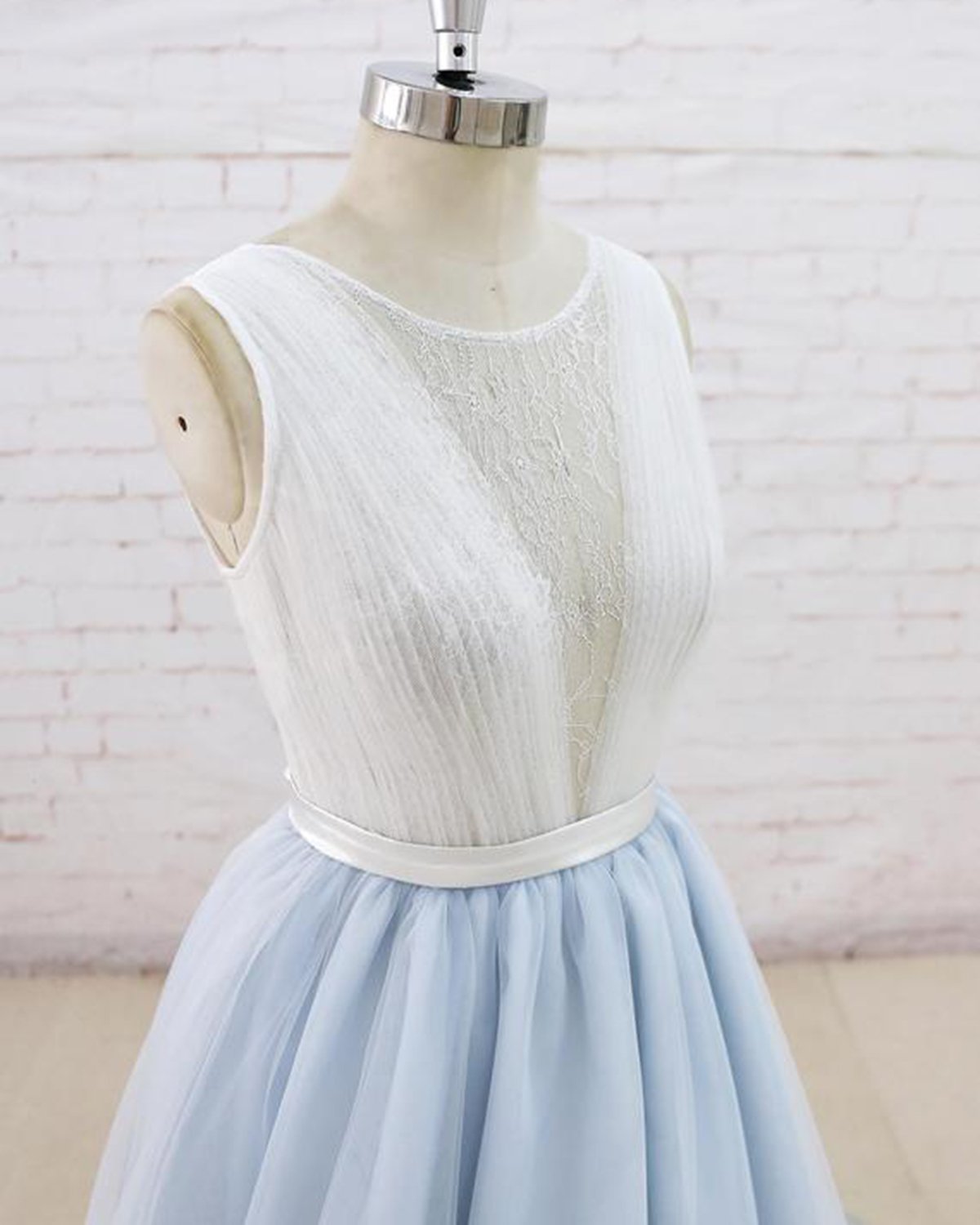 Gorgeous Light Blue Tulle Lace Wedding Dress Sheer Back Summer Bridal Gowns On Sale (ZD17434)