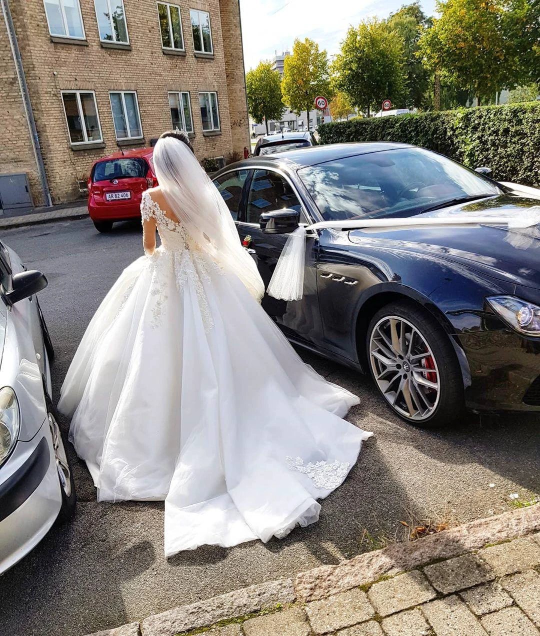Gorgeous Long A-line Off-the-shoulder Wedding Dresses with Sleeves (ZD15112)