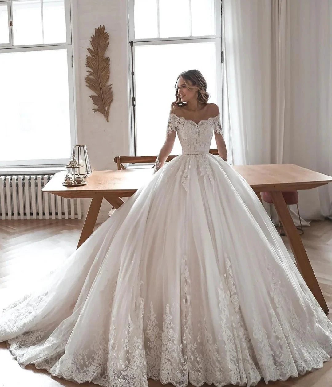 Gorgeous Long Ball Gowns Lace Tulle Wedding Dresses with Sleeves (ZD15017)