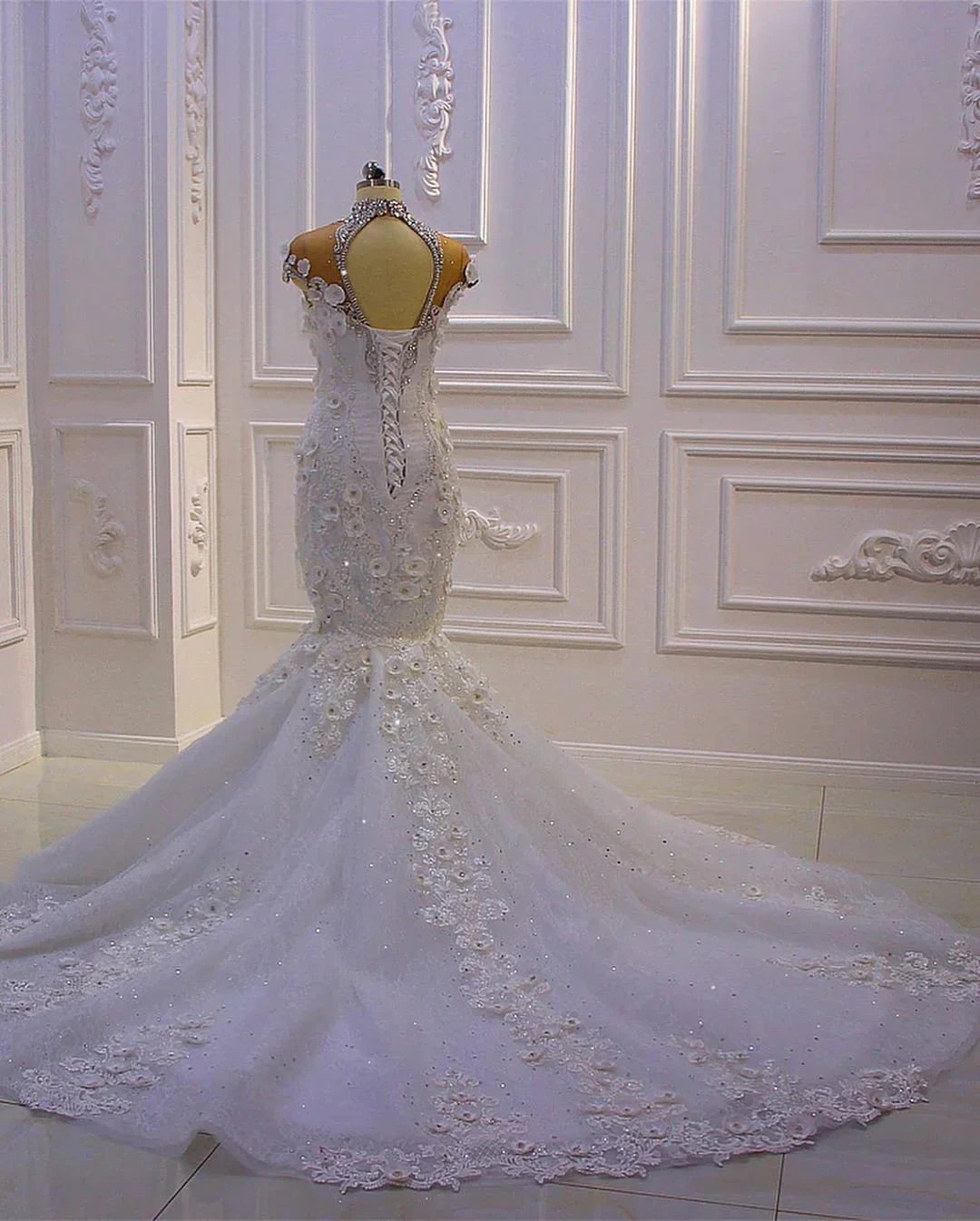 Gorgeous Long Mermaid High Neck Appliques Lace Crystal Tulle Wedding Dress (ZD15119)