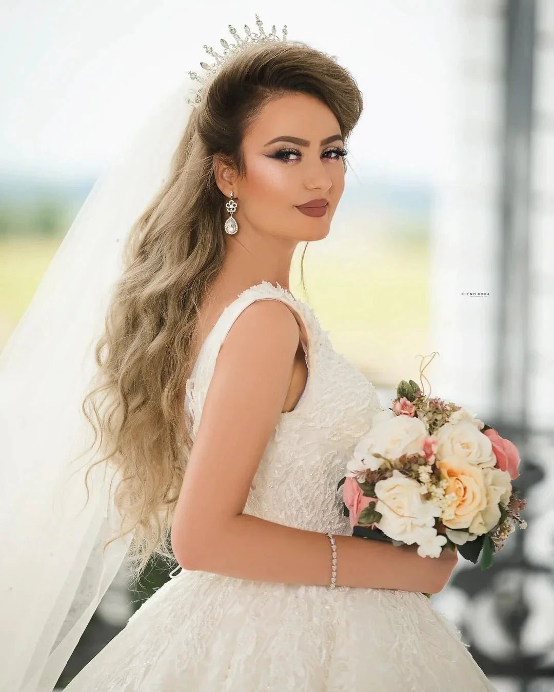 Gorgeous Long Princess V-neck Tulle Lace Wedding Dress (ZD15169) - View 8 | VelvetHem