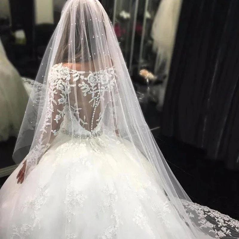 Gorgeous Tulle Appliques Scoop Long Sleeves Crystal Wedding Dress (ZD13847)