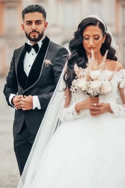 Gorgeous White Long Sleeves Lace Ball Gown Aline Floral Tulle Wedding Dresses (ZD13897) - View 6 | VelvetHem