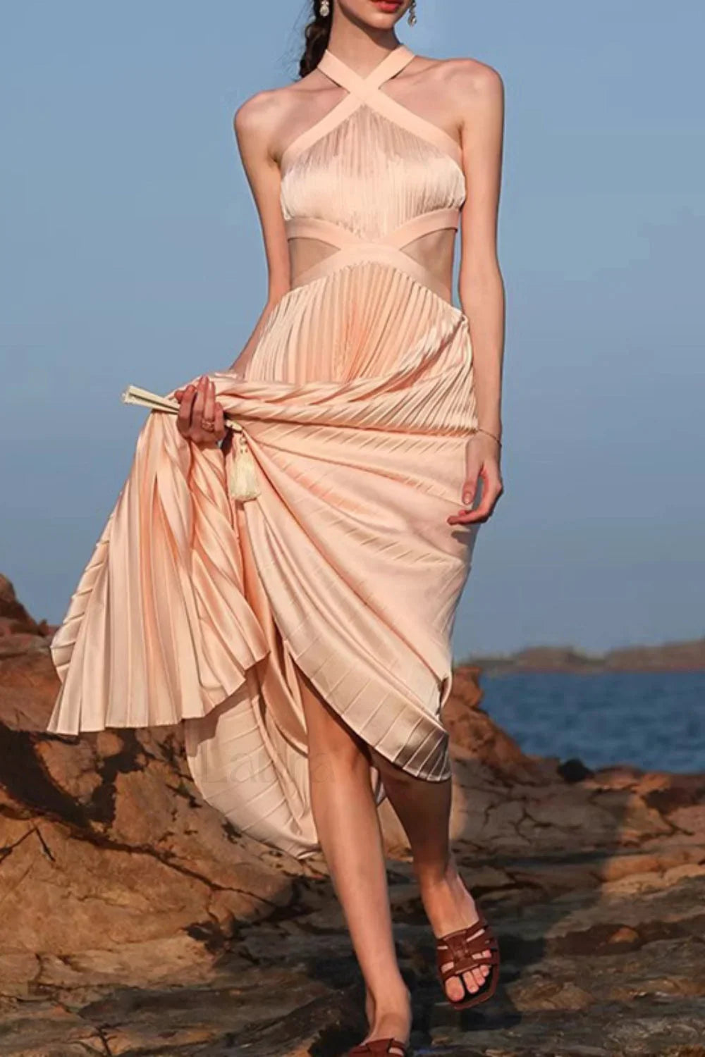 Modern Dress Inspired by Contemporary Streetwear Fashion 7