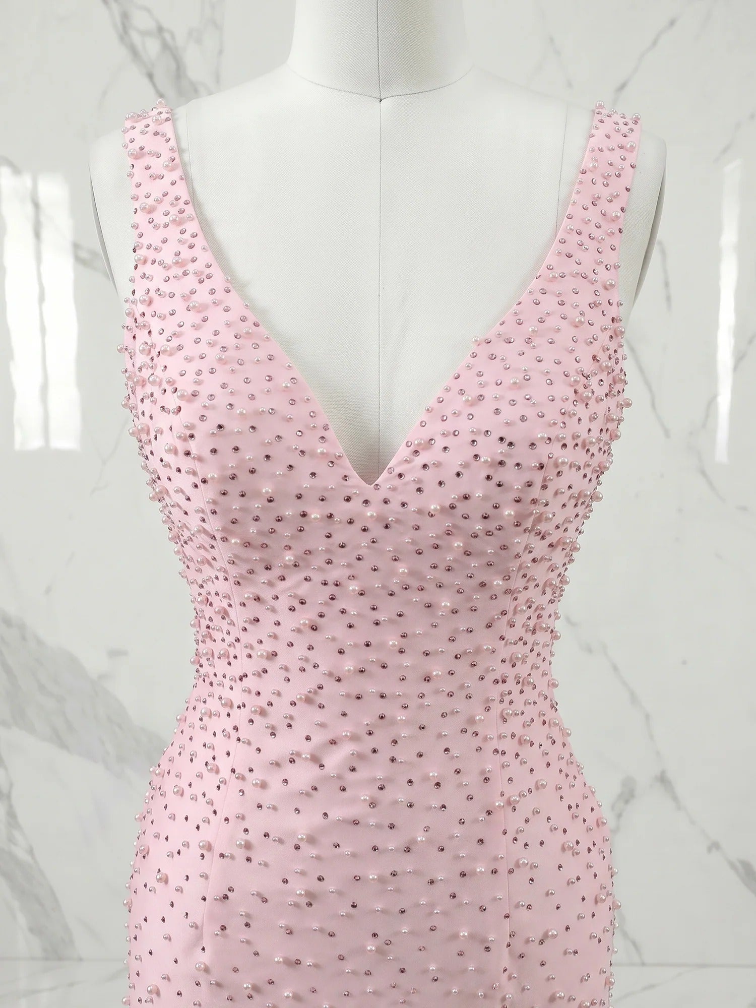 Deep V-Neck Pearl Embellished Bodycon Short Homecoming Dress