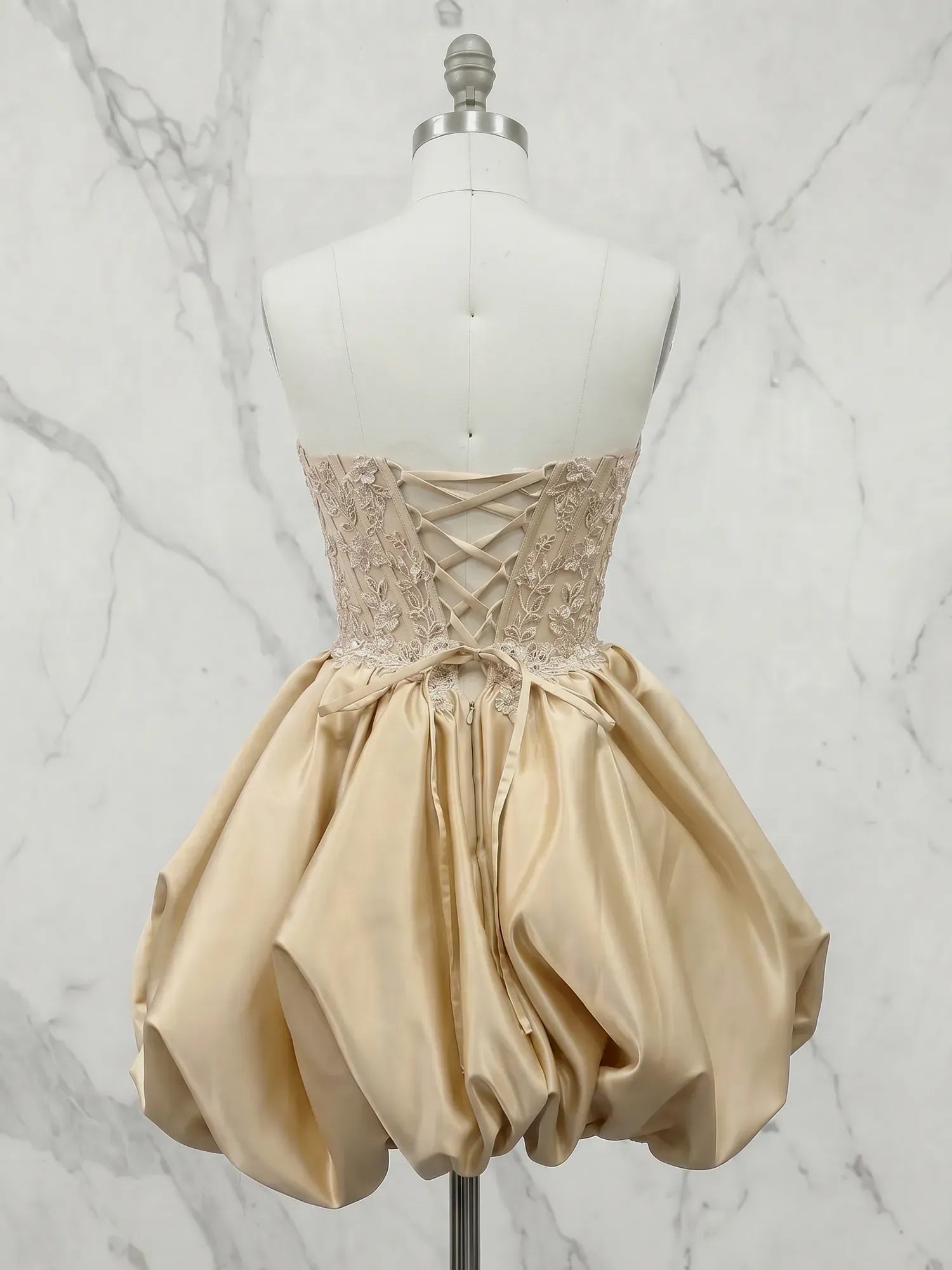 Strapless Sweetheart Lace Ball Gown Mini Homecoming Dresses with Bubble Hem