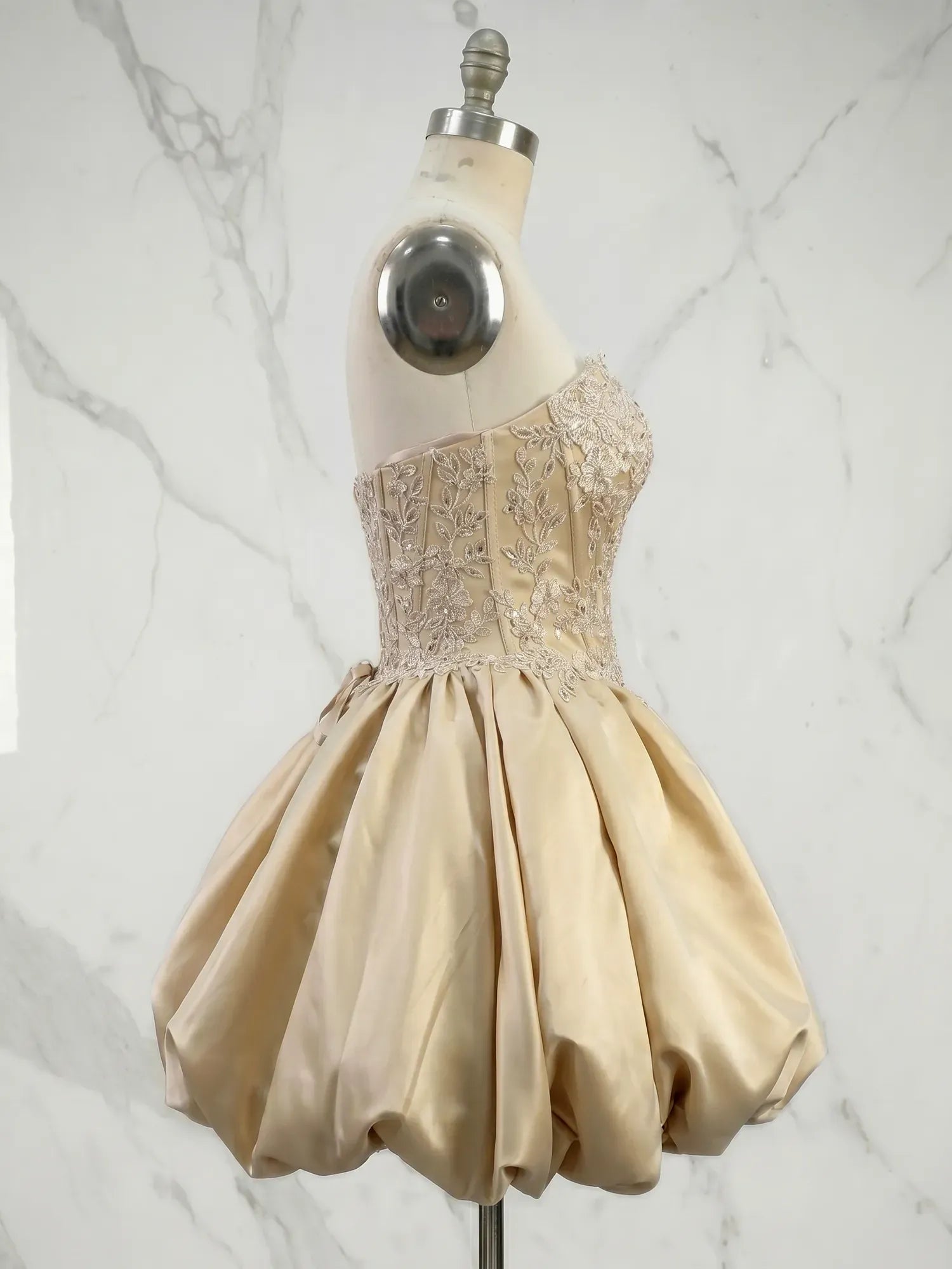 Strapless Sweetheart Lace Ball Gown Mini Homecoming Dresses with Bubble Hem