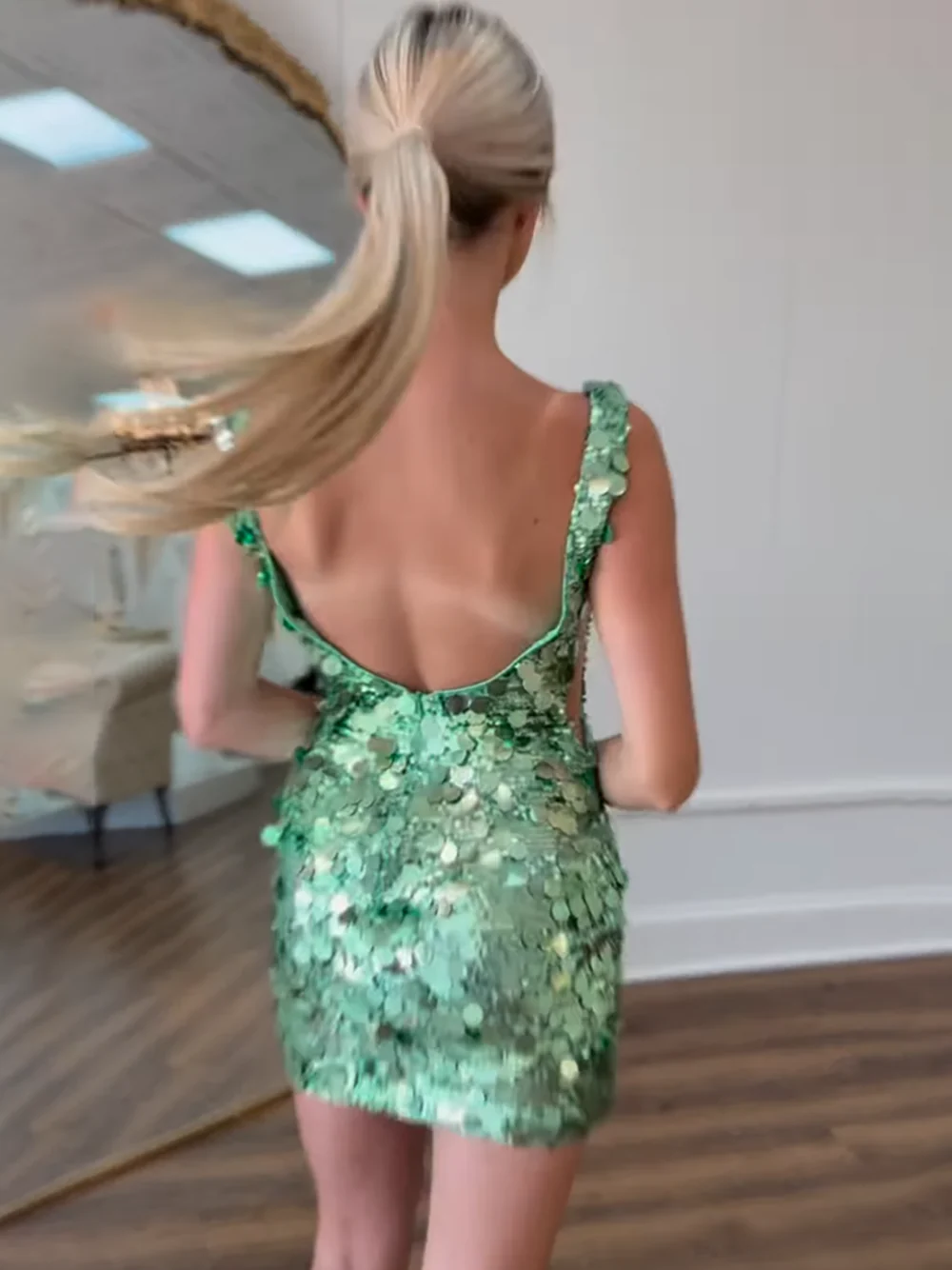 Sparkly Bodycon Sequins V-Neck Short Homecoming Dress