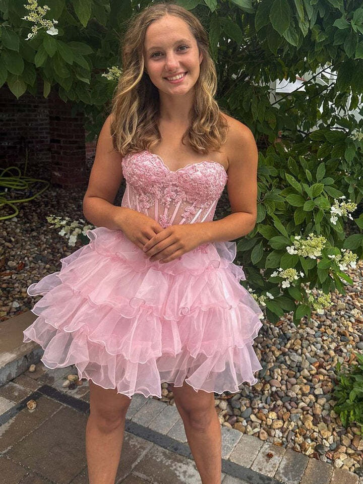 A Line Sweetheart Organza Short Homecoming Dresses with Appliques