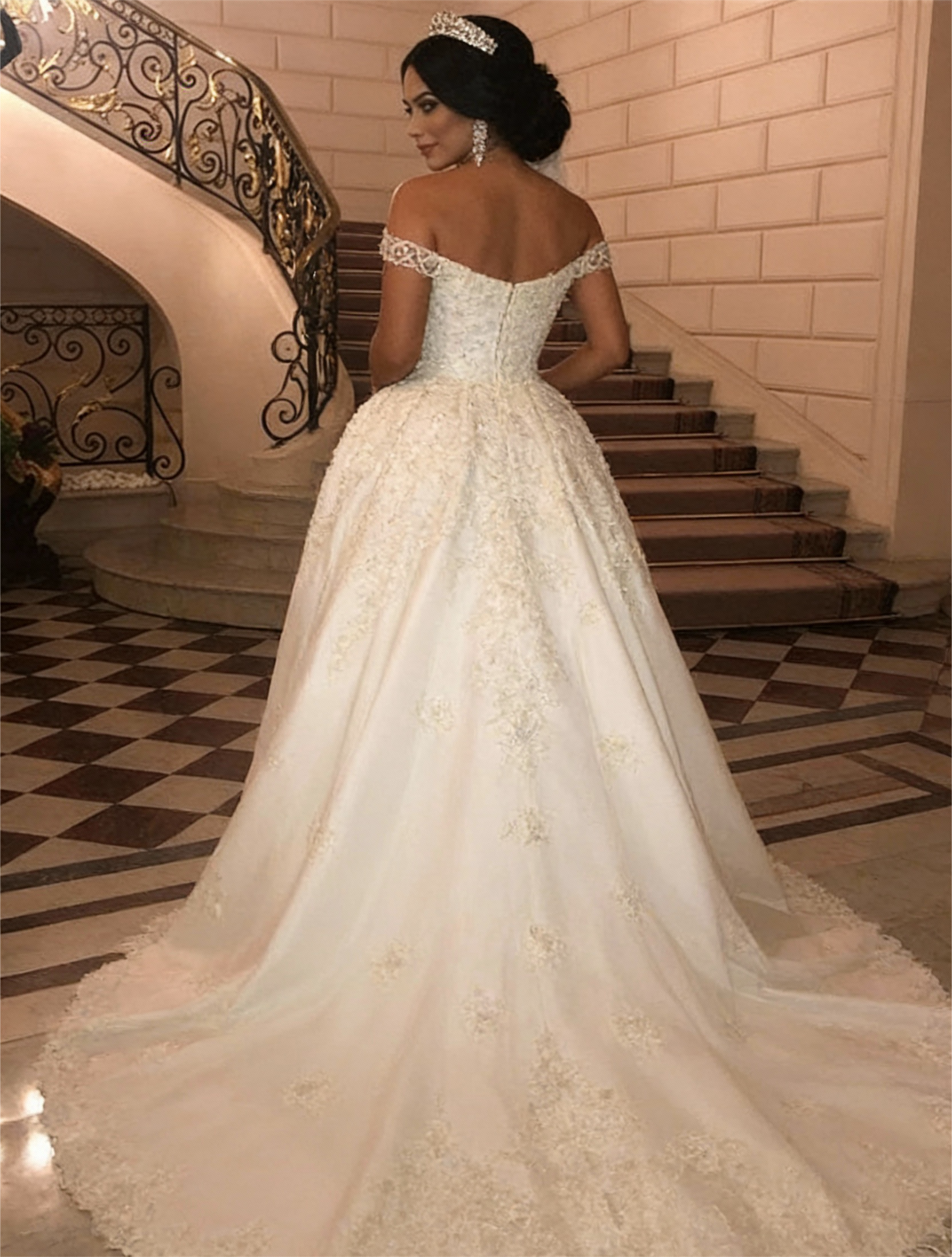 Off-the-Shoulder Mermaid Wedding Dress Overskirt Lace Bridal Gown (ZD17525)