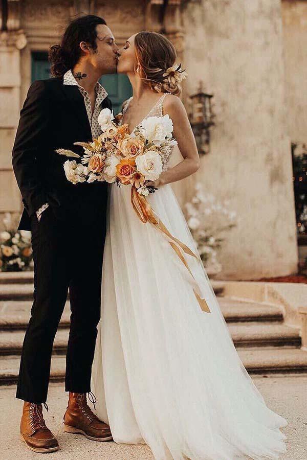 Ivory Beach Wedding Dresses See Through Pearl Beaded Wedding Dress (ZD15400)