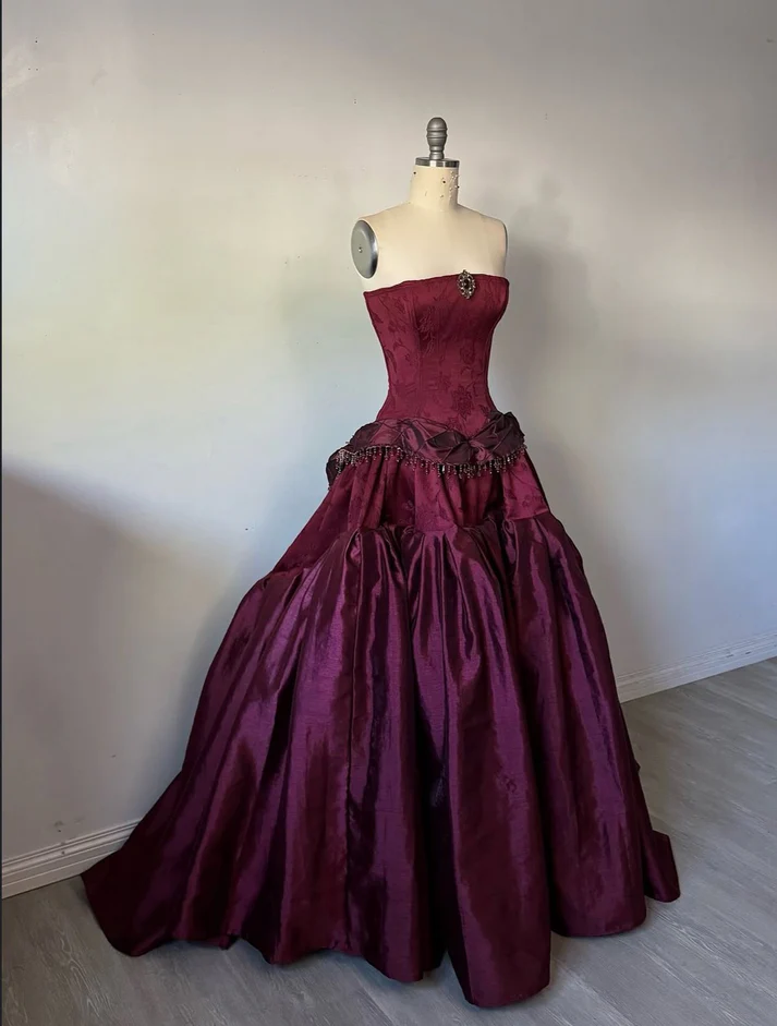 Strapless Burgundy Vintage Prom Dresses Formal Party Gown