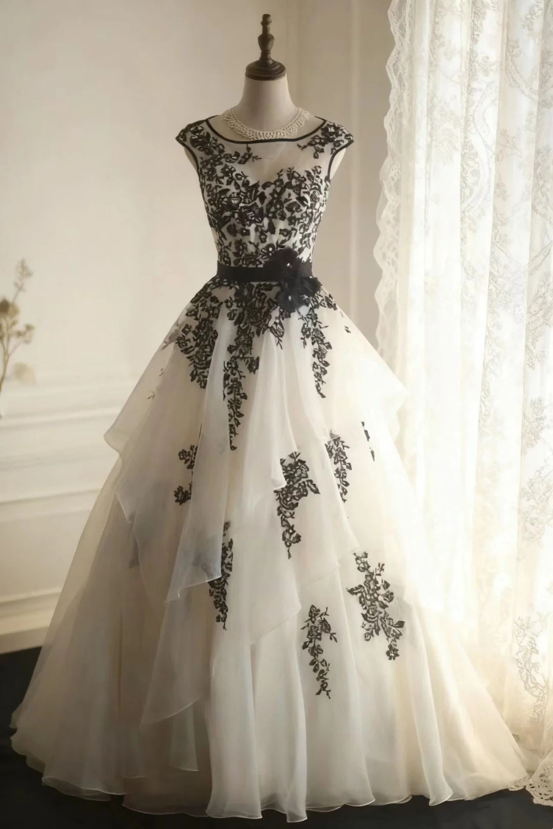 A Line White Wedding Dress With Black Applique J8730