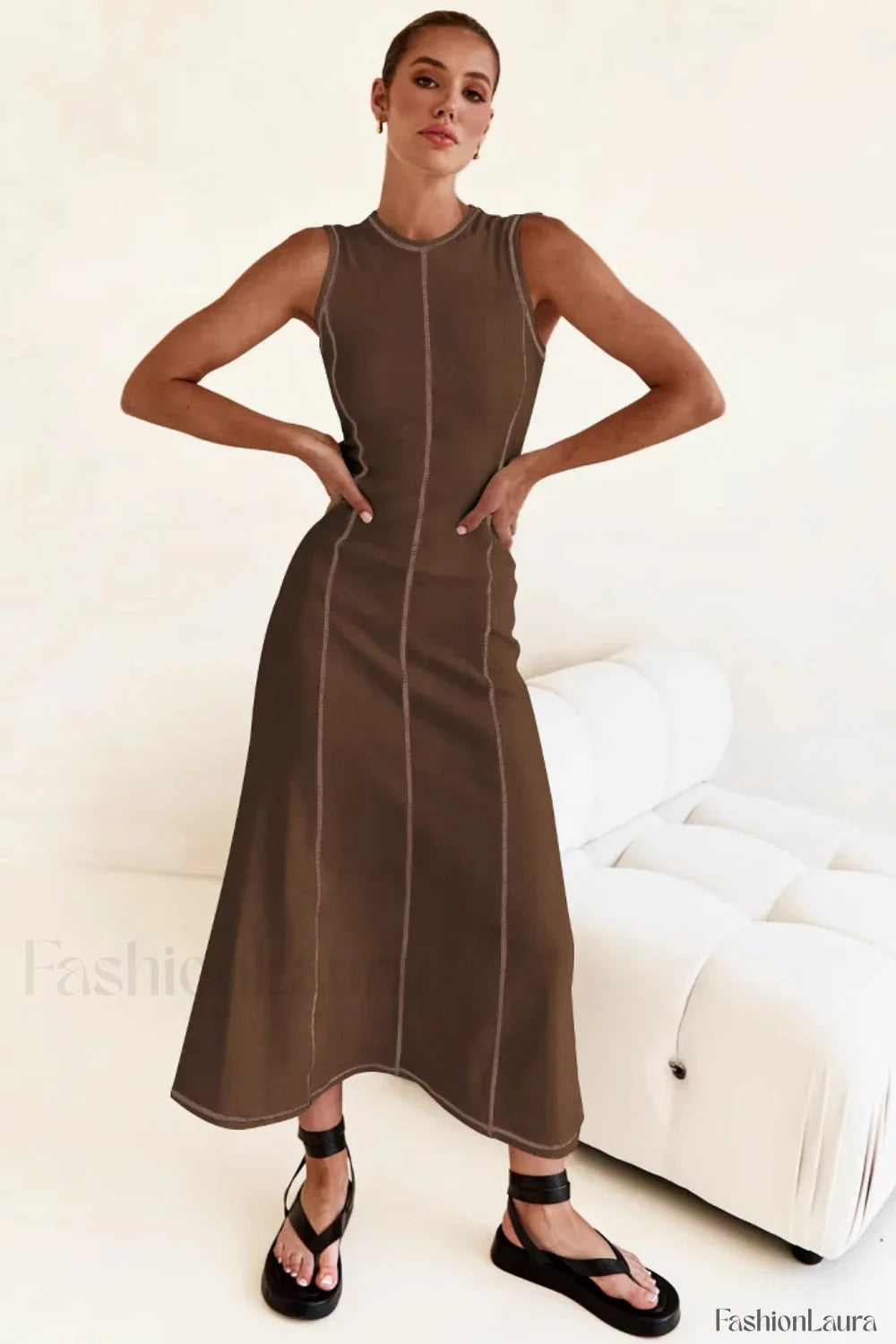 Knit Sleeveless A Relaxed Dress for Layered Outfit Styling