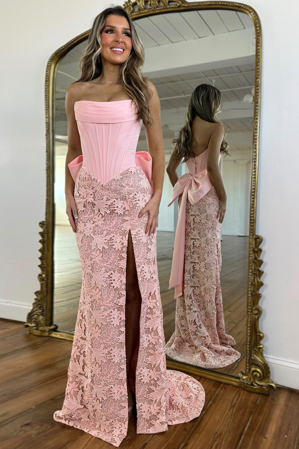 Fashionable Mermaid Strapless Red Corset Lace Prom Dress with Bowknot