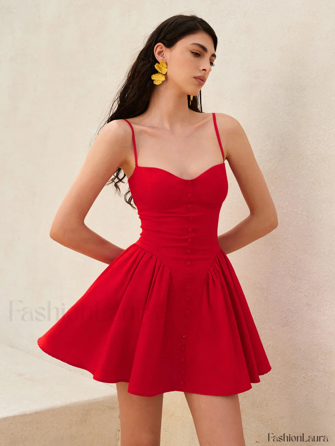 Minimalist Dress Inspired by Contemporary Streetwear Fashion 4