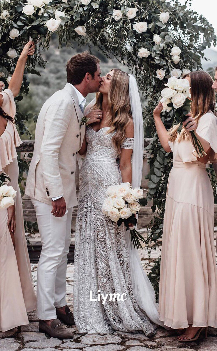LW036 - Romantic Lace Wedding Dress Sweetheart Mermaid Wedding Gown with Court Train