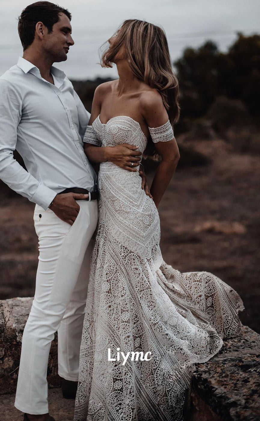 LW036 - Romantic Lace Wedding Dress Sweetheart Mermaid Wedding Gown with Court Train
