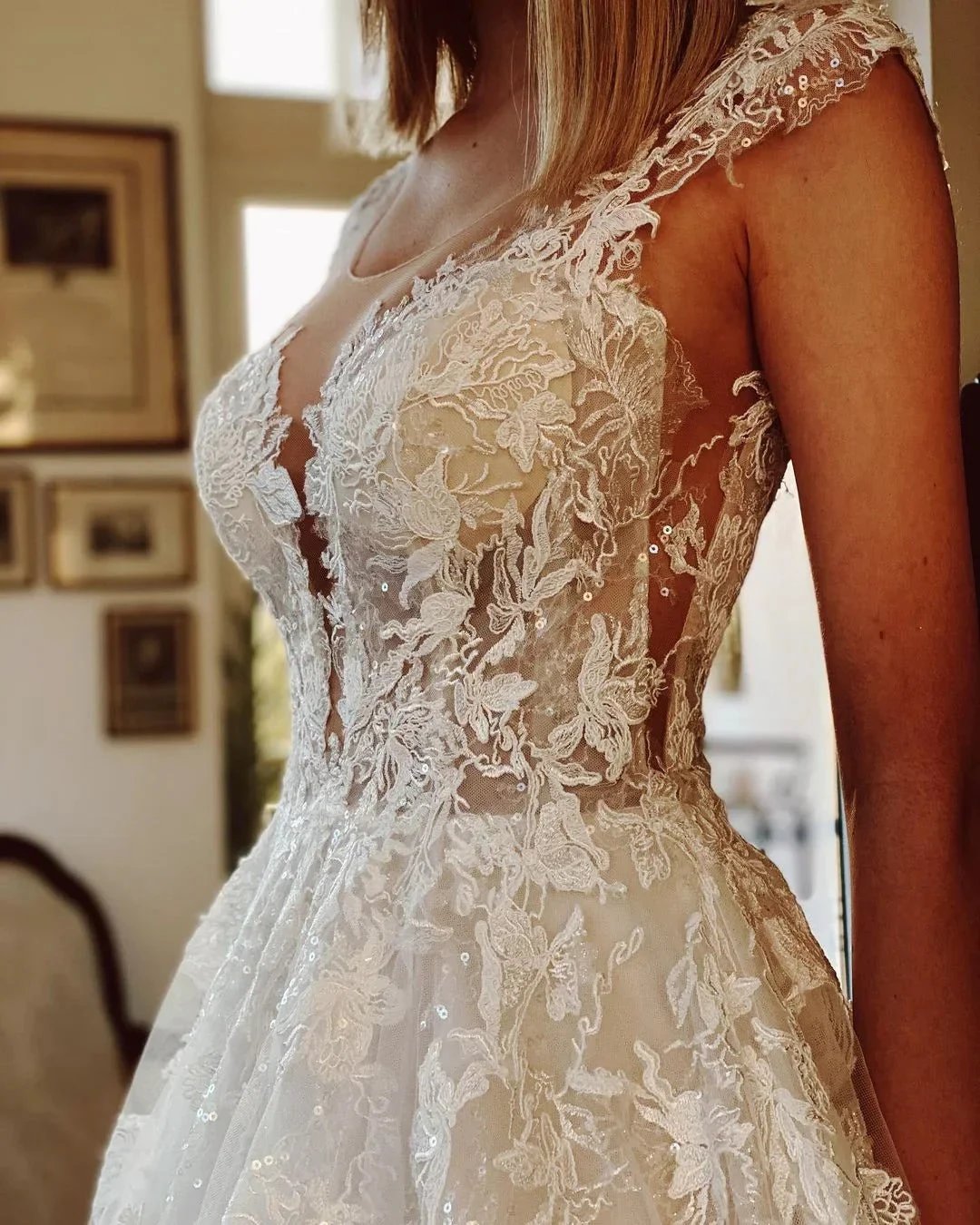 Long A-line Appliques Lace Backless Church Train Wedding Dress (ZD15093)