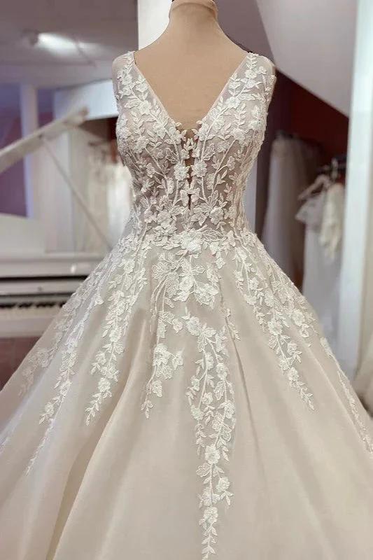 Long A-Line Sweetheart Appliques Lace Backless Wedding Dress (ZD15220)