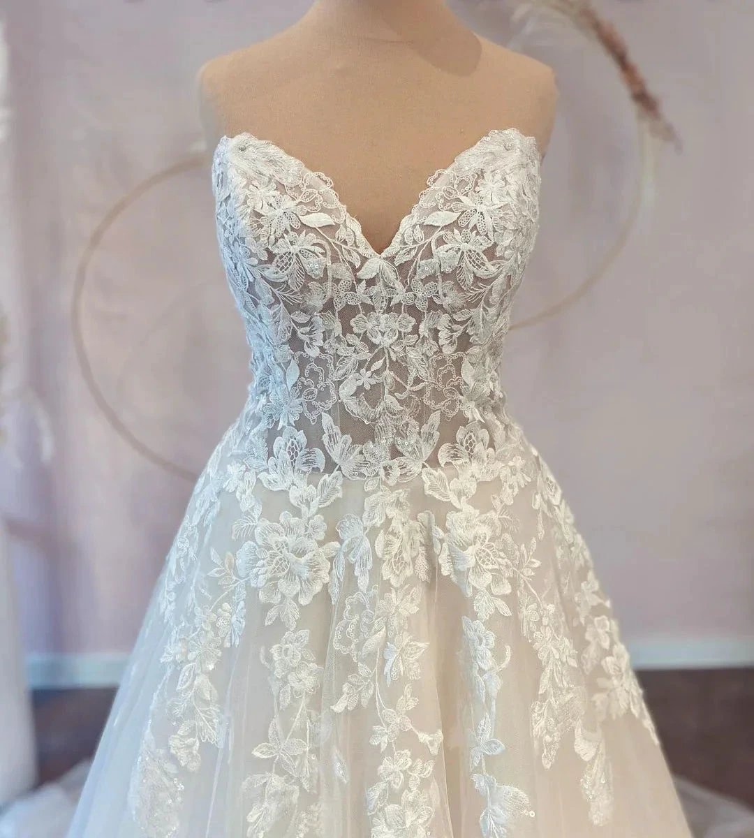 Long A-line Sweetheart Tulle Wedding Dress with Lace (ZD14419)