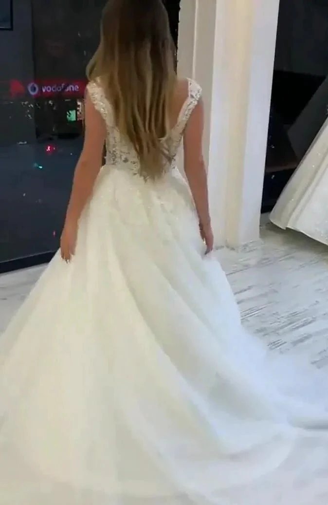 Long A-Line V-neck Wide Straps Appliques Lace Pearl Tulle Wedding Dress (ZD15102)