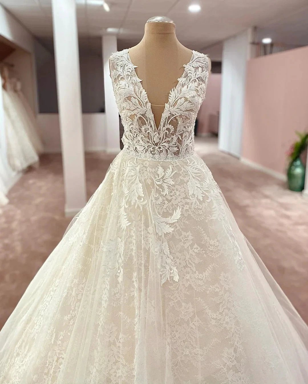 Long A-Line V-neck Wide Straps Appliques Lace Tulle Wedding Dress (ZD15070)