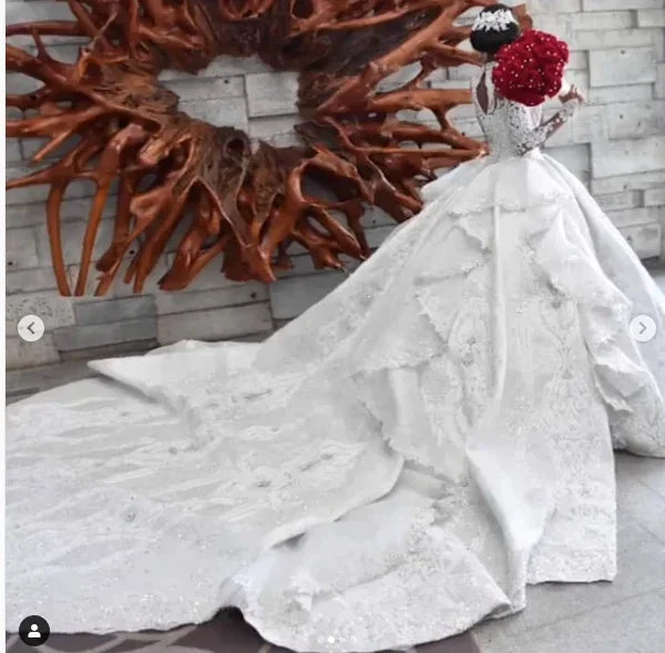 Long Ball Gown High Neck Sparkle Applique Satin Wedding Dress with Sleeves (ZD15986)