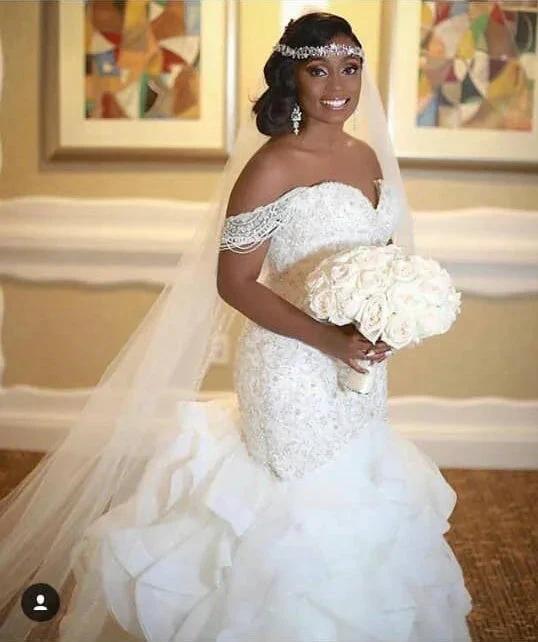 Long Mermaid Off The Shoulder Appliques Lace Wedding Dress (ZD15983)