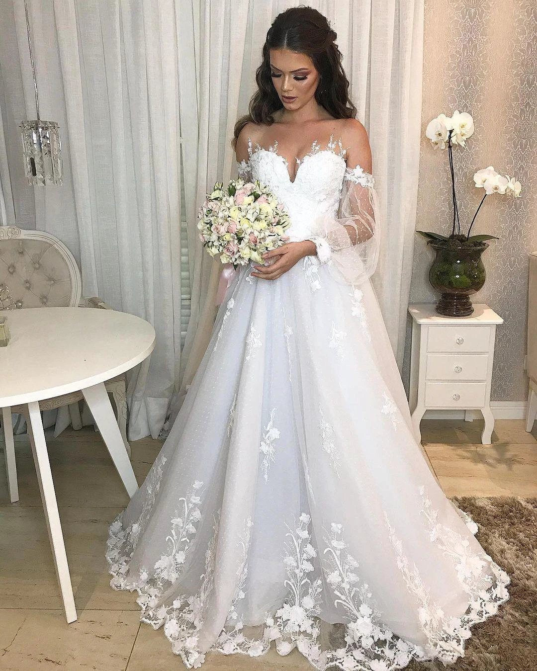 Long Princess Off-the-shoulder Tulle Wedding Dress with Bubble Sleeves (ZD15058)
