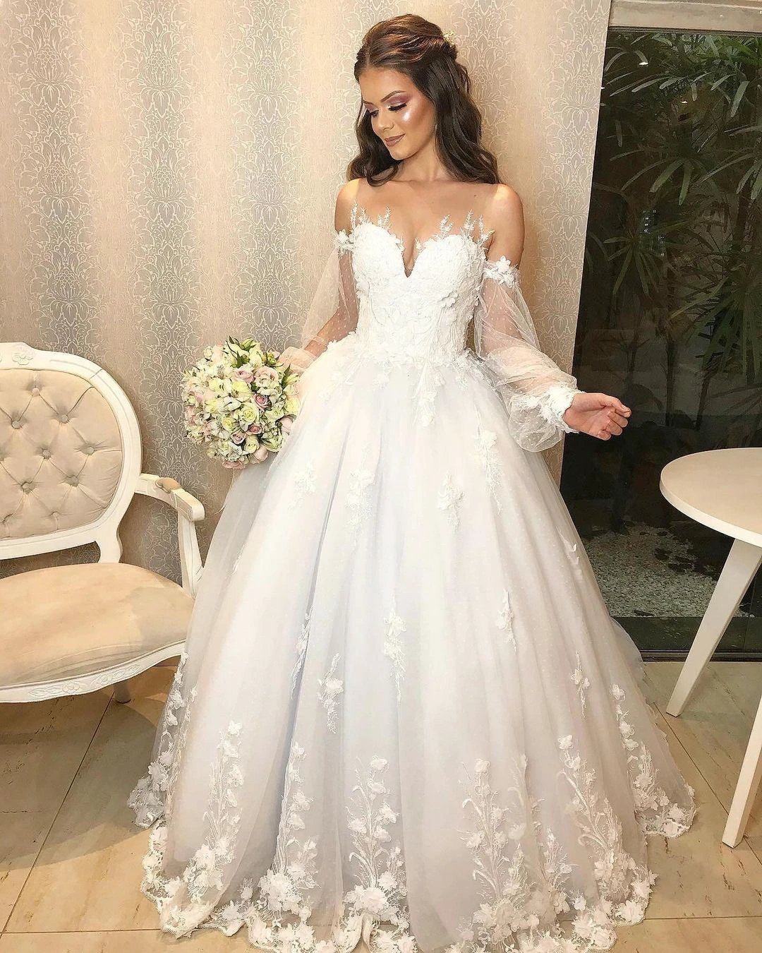 Long Princess Off-the-shoulder Tulle Wedding Dress with Bubble Sleeves (ZD15058)