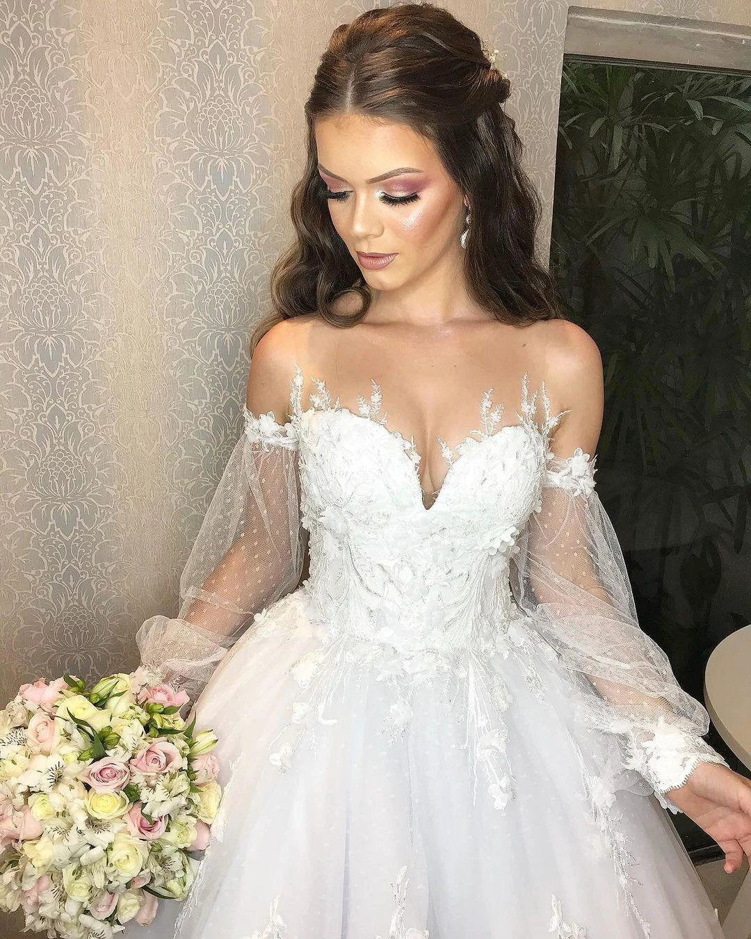 Long Princess Off-the-shoulder Tulle Wedding Dress with Bubble Sleeves (ZD15058)